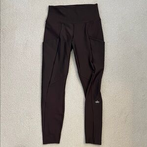 Alo High-Waist Brown Leggings with Side Pockets
